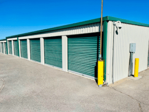 How do co-warehouses compare to storage units for commercial storage units? 